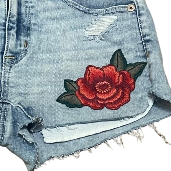 American Eagle Super Stretch Rose Embroidered Hi-Rise Shortie - Picture 3 of 10